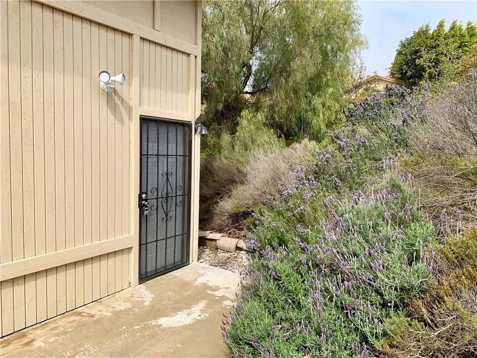 3 Bed 1 Bath Established Contemporary Home in Temecula, CA - 1