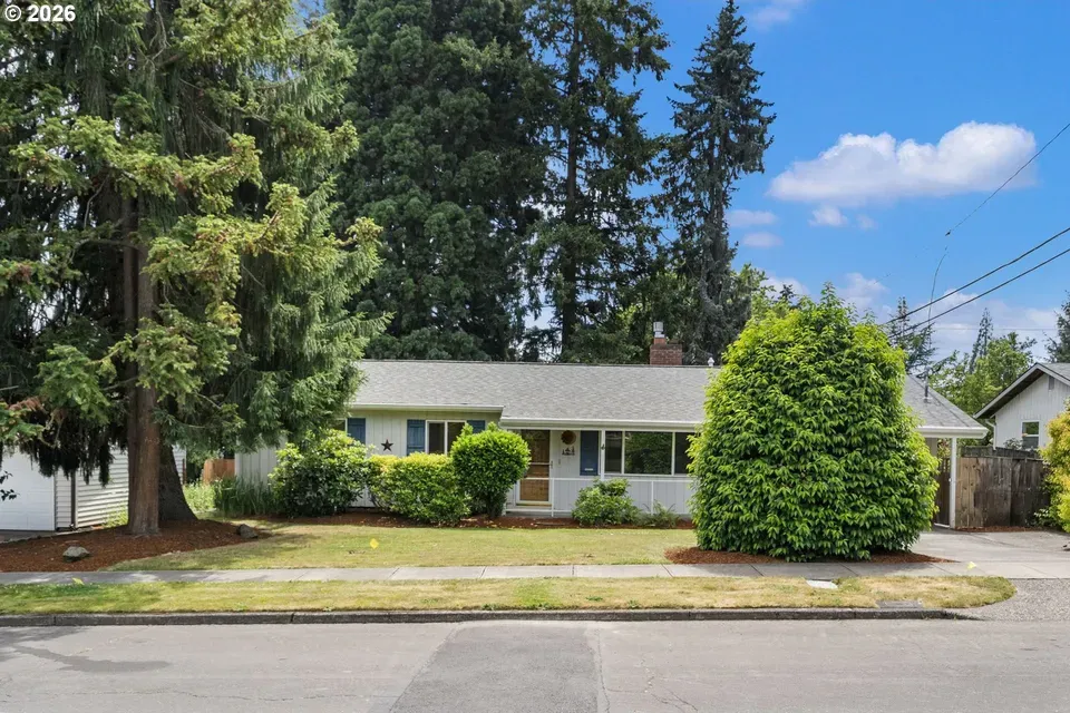 3 Bed 1 Bath Established Mid-Century Residence in Beaverton, OR - 2