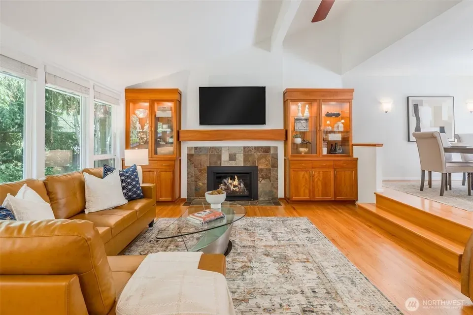 3 Bed 1 Bath Established Mid-Century Residence in Bellevue, WA - 3