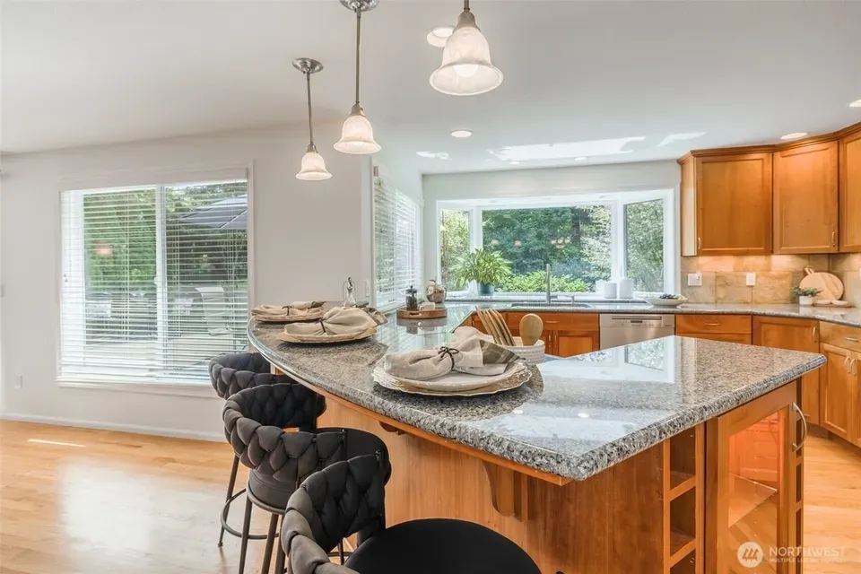 3 Bed 1 Bath Established Mid-Century Residence in Bellevue, WA - 5