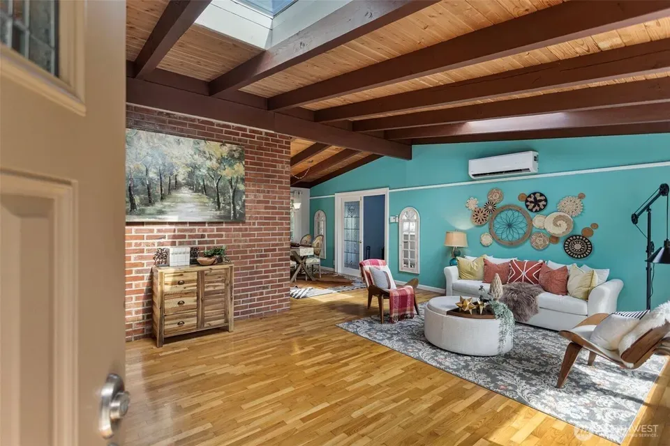 3 Bed 1 Bath Established Mid-Century Residence in Bellevue, WA - 3