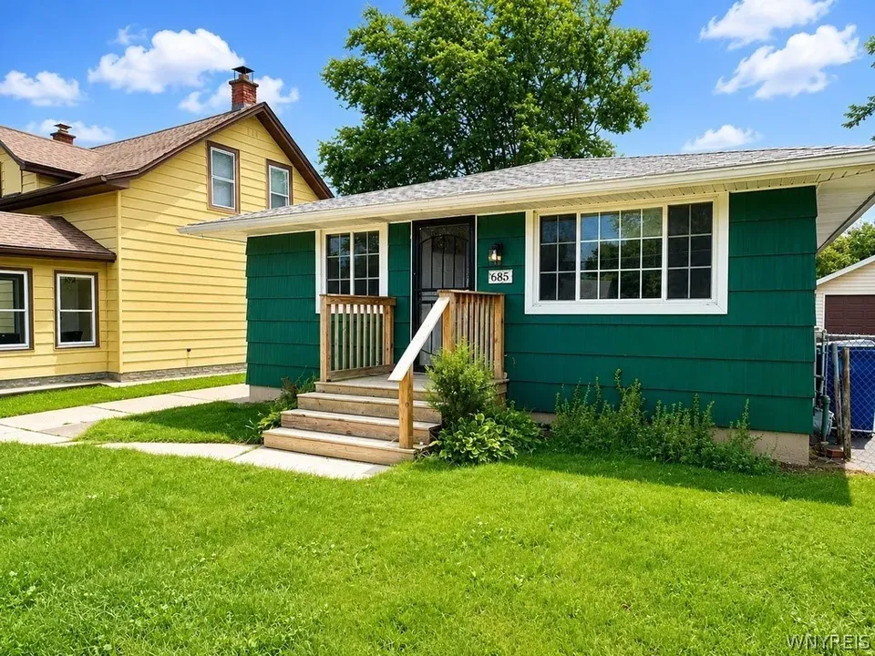 3 Bed 1 Bath Established Mid-Century Residence in Buffalo, NY - 2