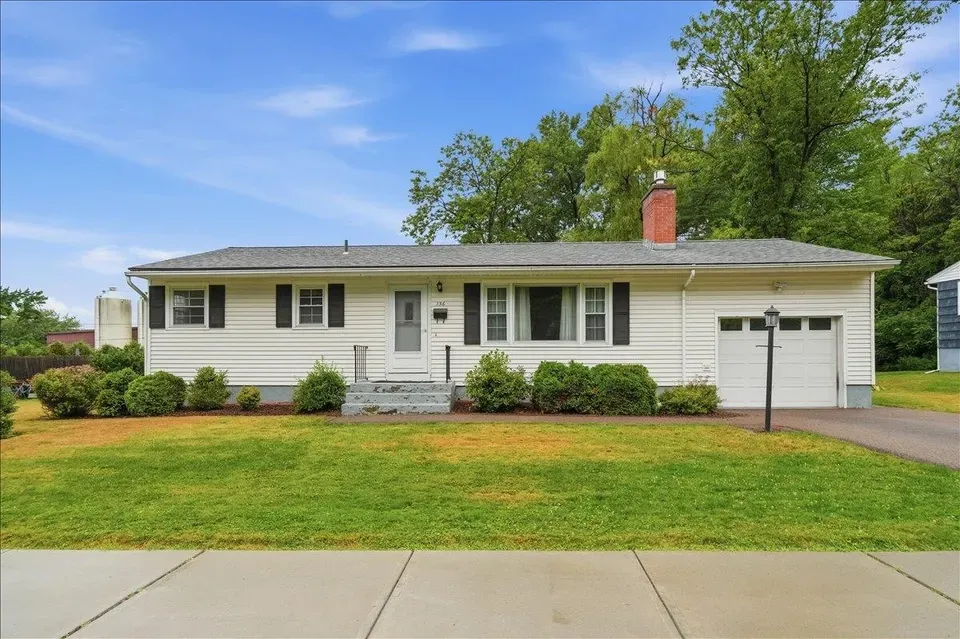 3 Bed 1 Bath Established Mid-Century Residence in Burlington, VT - 1