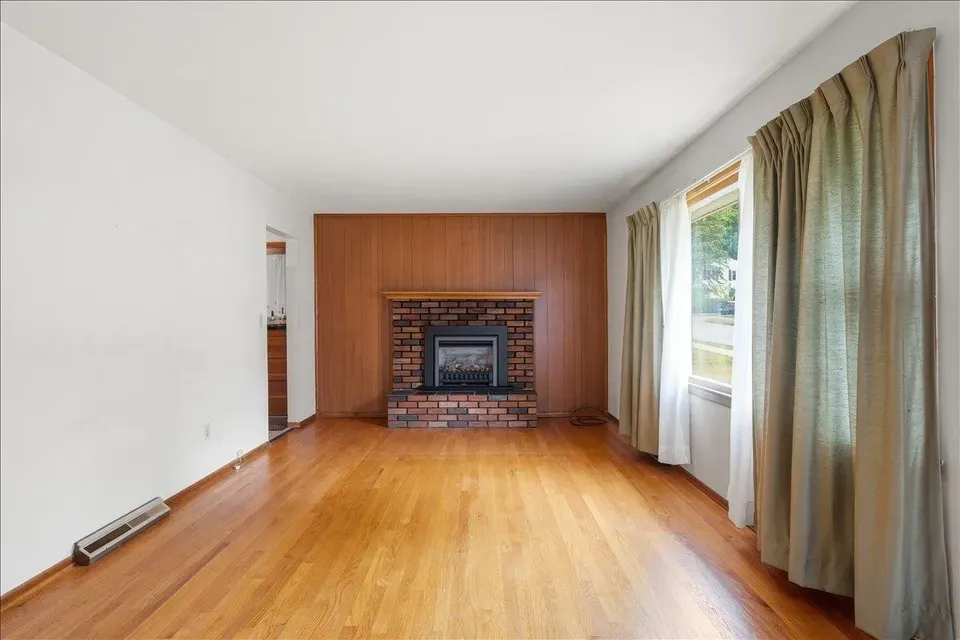 3 Bed 1 Bath Established Mid-Century Residence in Burlington, VT - 3
