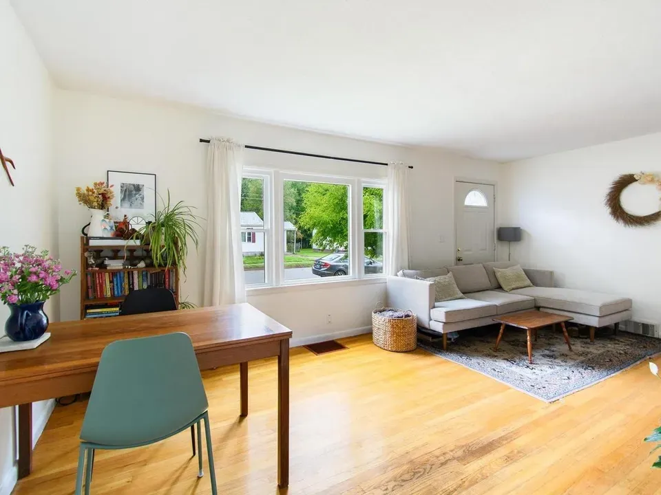 3 Bed 1 Bath Established Mid-Century Residence in Burlington, VT - 3