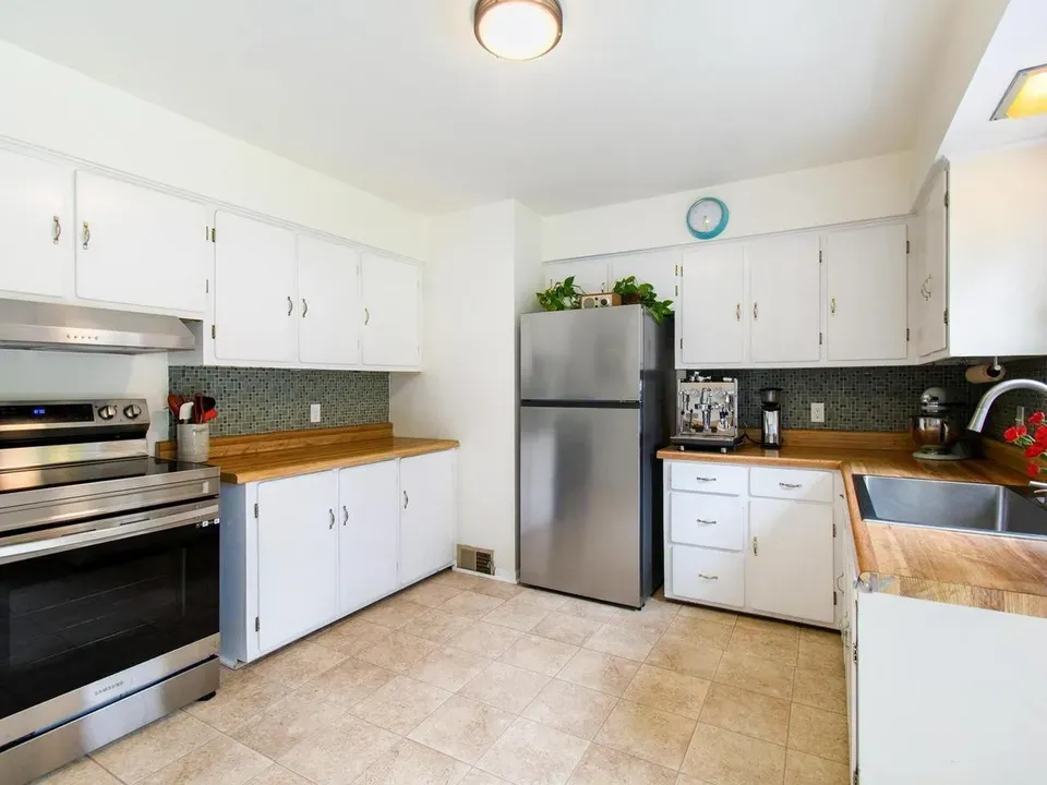 3 Bed 1 Bath Established Mid-Century Residence in Burlington, VT - 4
