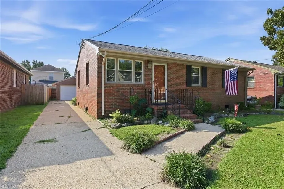 3 Bed 1 Bath Established Mid-Century Residence in Chesapeake, VA - 3
