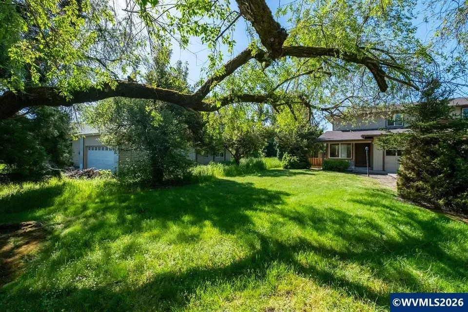 3 Bed 1 Bath Established Mid-Century Residence in Corvallis, OR - 2