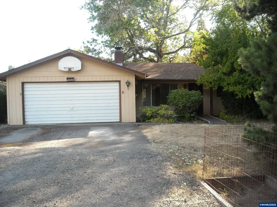 3 Bed 1 Bath Established Mid-Century Residence in Corvallis, OR