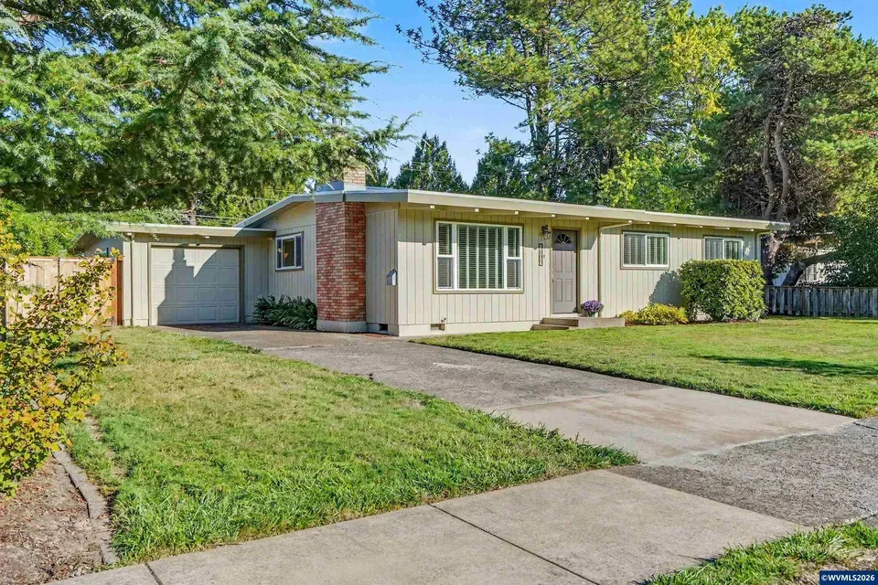 3 Bed 1 Bath Established Mid-Century Residence in Corvallis, OR - 2