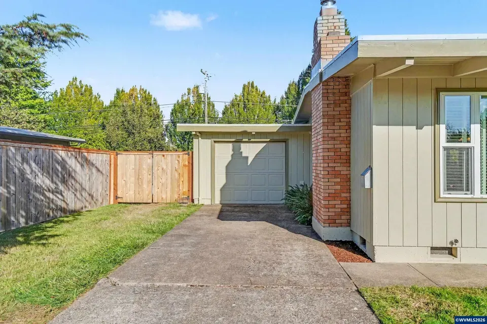 3 Bed 1 Bath Established Mid-Century Residence in Corvallis, OR - 3