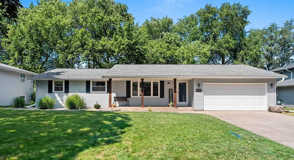 3 Bed 1 Bath Established Mid-Century Residence in Green Bay, WI - 1