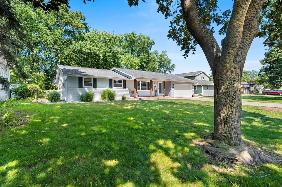 3 Bed 1 Bath Established Mid-Century Residence in Green Bay, WI - 2