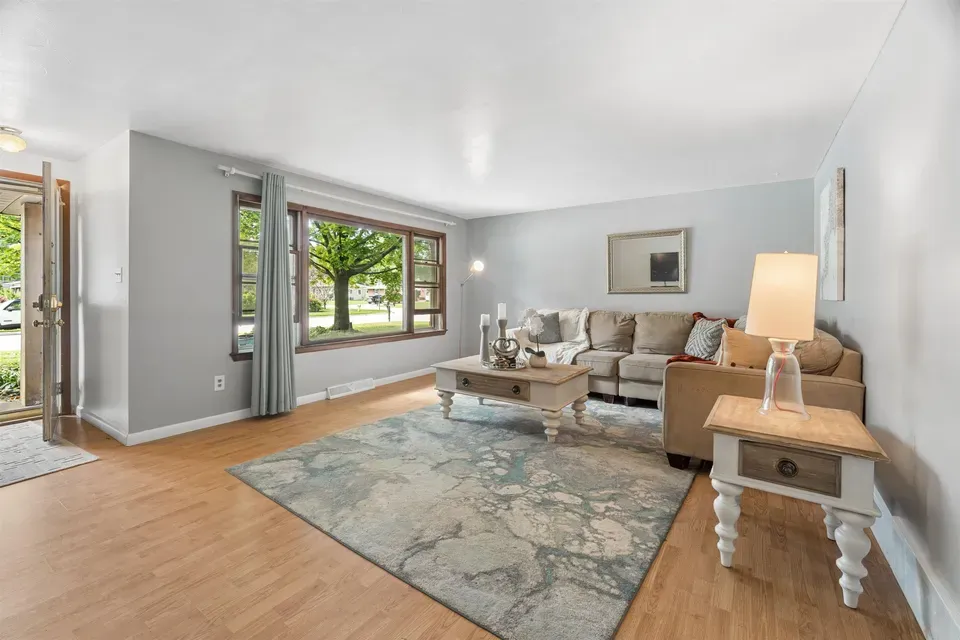 3 Bed 1 Bath Established Mid-Century Residence in Green Bay, WI - 2