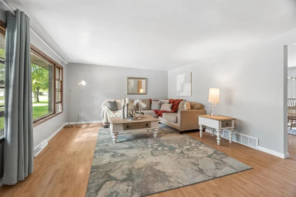3 Bed 1 Bath Established Mid-Century Residence in Green Bay, WI - 3