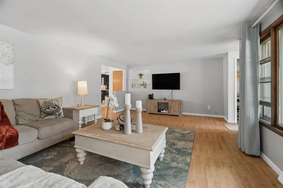 3 Bed 1 Bath Established Mid-Century Residence in Green Bay, WI - 4