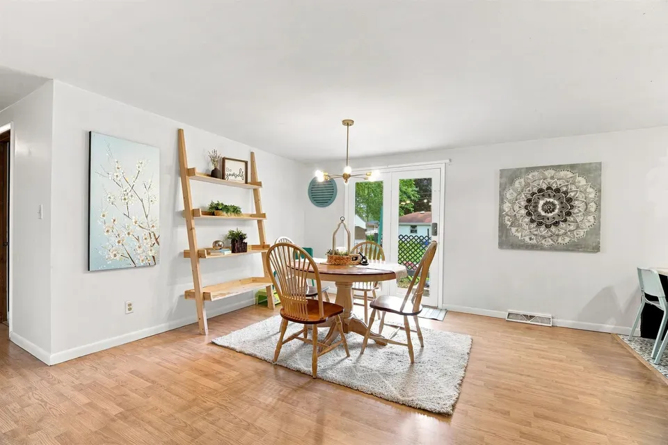 3 Bed 1 Bath Established Mid-Century Residence in Green Bay, WI - 5