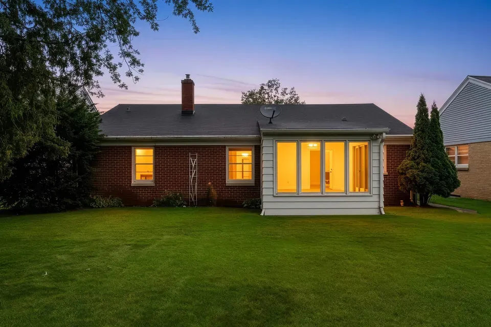 3 Bed 1 Bath Established Mid-Century Residence in Green Bay, WI - 3