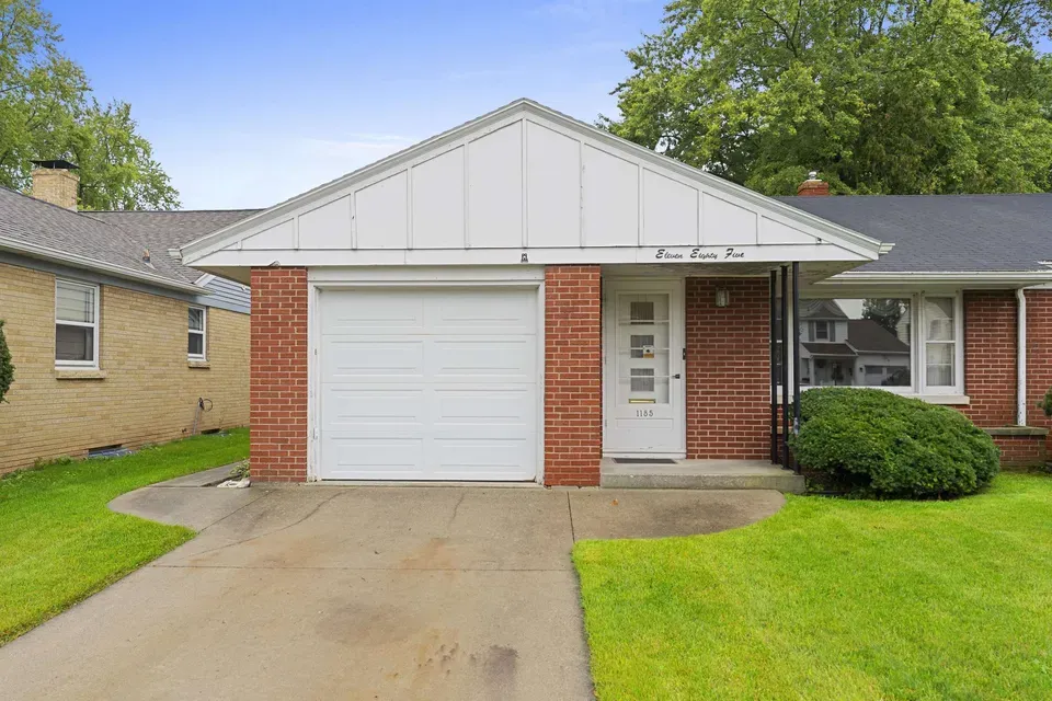 3 Bed 1 Bath Established Mid-Century Residence in Green Bay, WI - 5