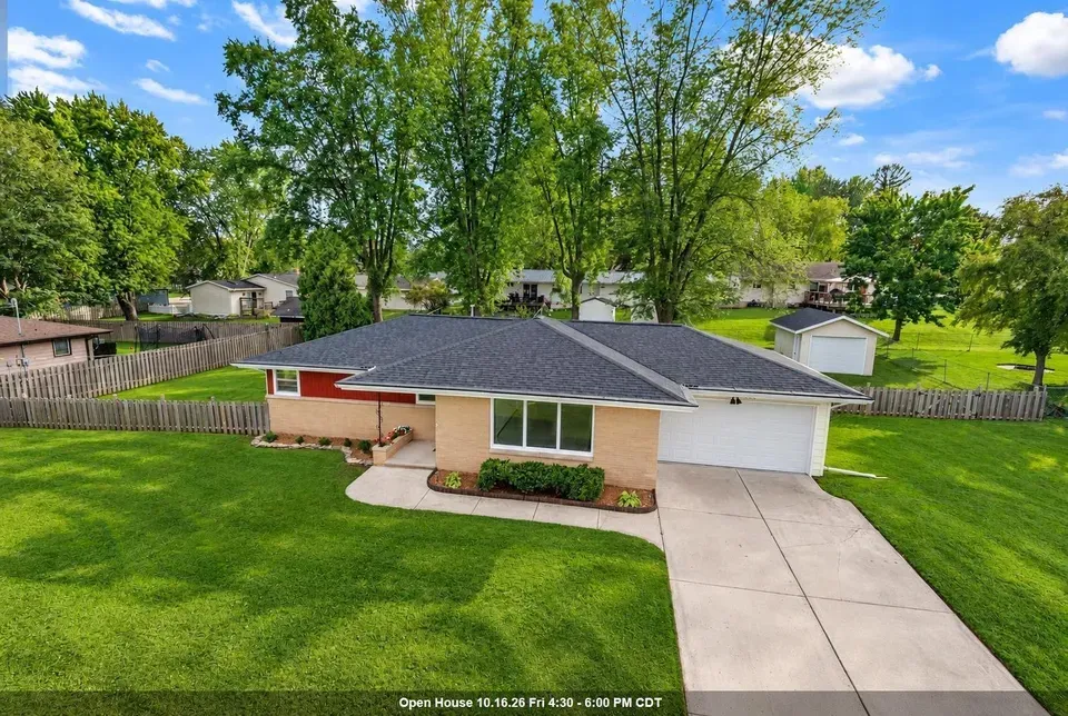 3 Bed 1 Bath Established Mid-Century Residence in Green Bay, WI