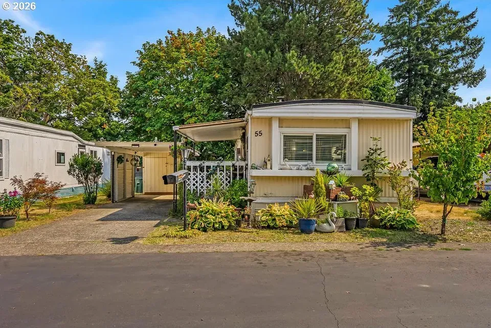 3 Bed 1 Bath Established Mid-Century Residence in Hillsboro, OR - 1