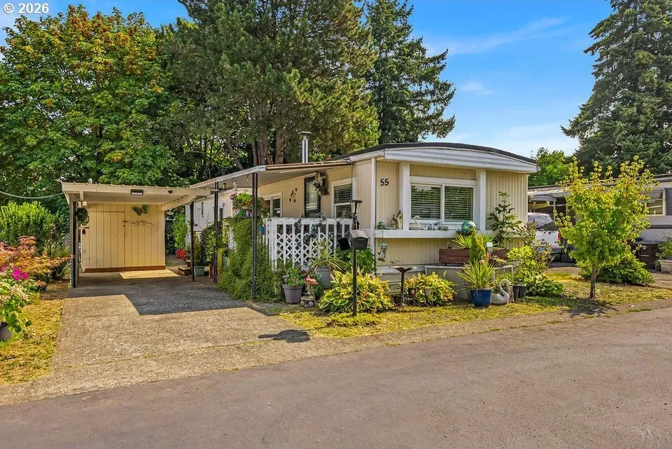 3 Bed 1 Bath Established Mid-Century Residence in Hillsboro, OR - 2