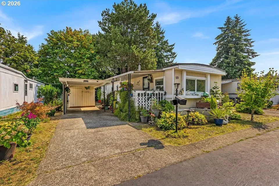 3 Bed 1 Bath Established Mid-Century Residence in Hillsboro, OR - 4