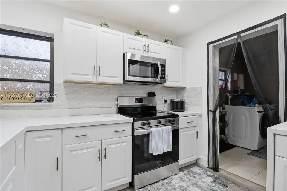 3 Bed 1 Bath Established Mid-Century Residence in Hollywood, FL - 5