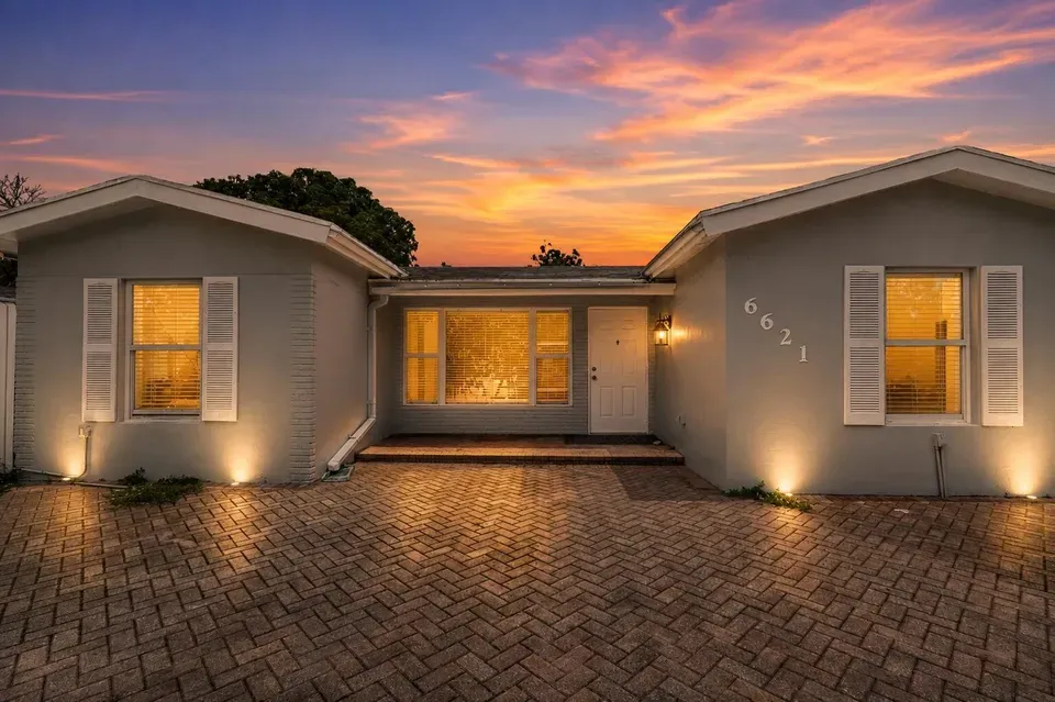 3 Bed 1 Bath Established Mid-Century Residence in Hollywood, FL