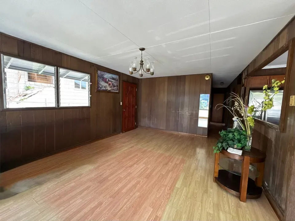 3 Bed 1 Bath Established Mid-Century Residence in Honolulu, HI - 1