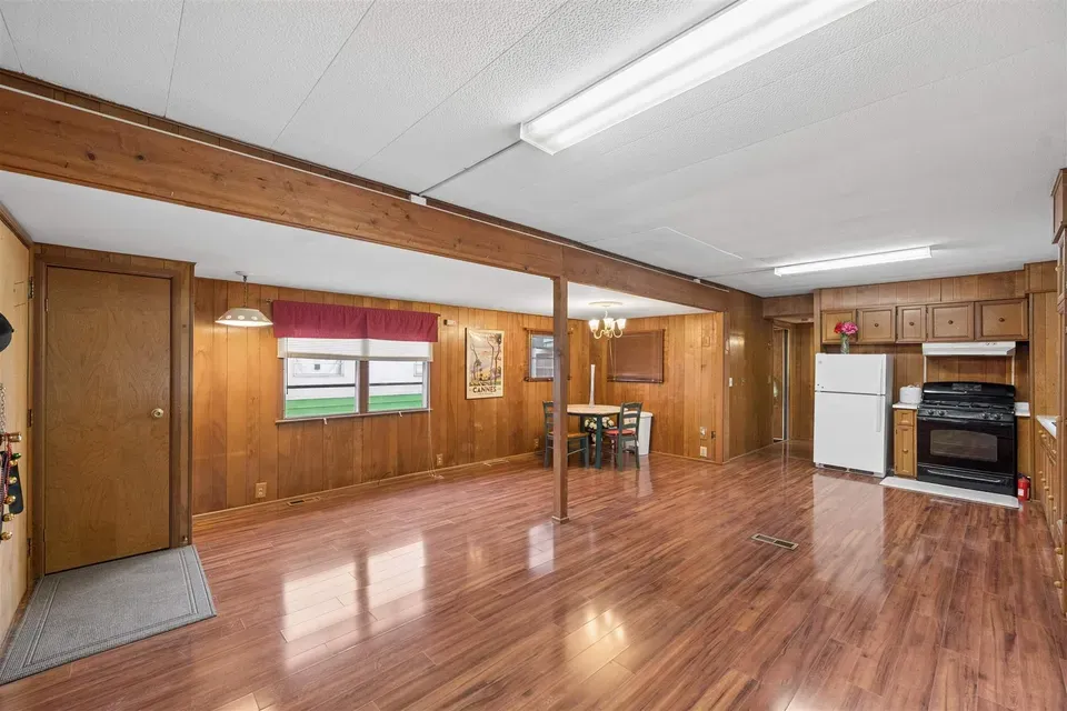 3 Bed 1 Bath Established Mid-Century Residence in Juneau, AK