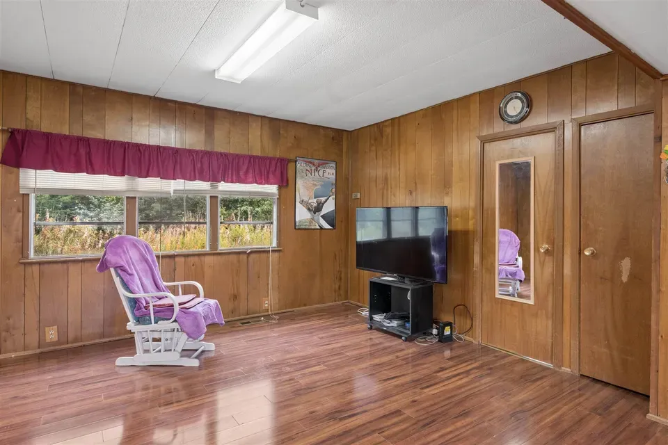 3 Bed 1 Bath Established Mid-Century Residence in Juneau, AK - 4