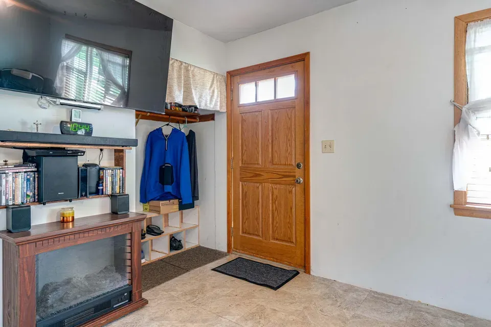 3 Bed 1 Bath Established Mid-Century Residence in Kenosha, WI - 2