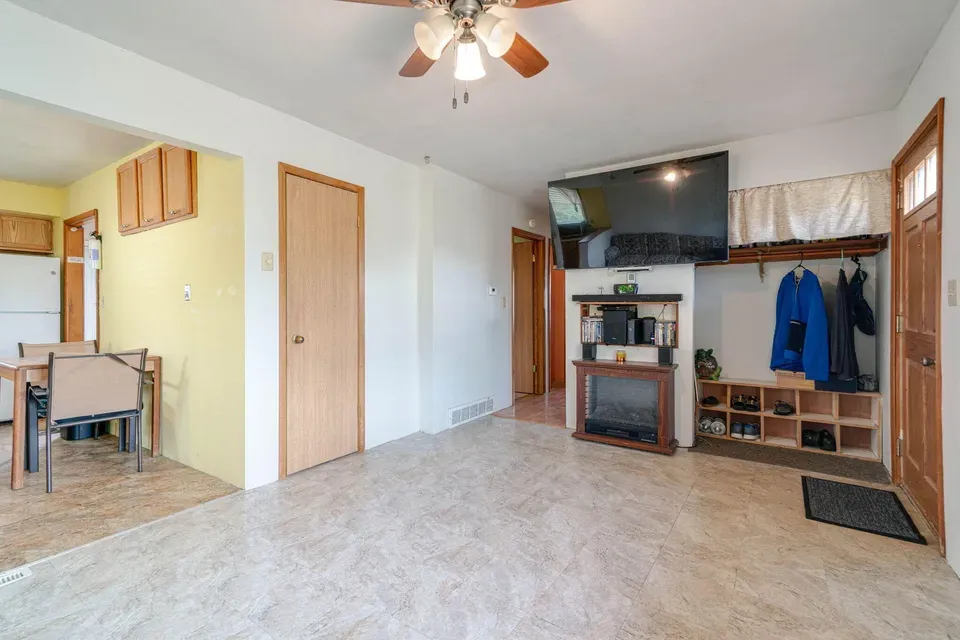 3 Bed 1 Bath Established Mid-Century Residence in Kenosha, WI - 5