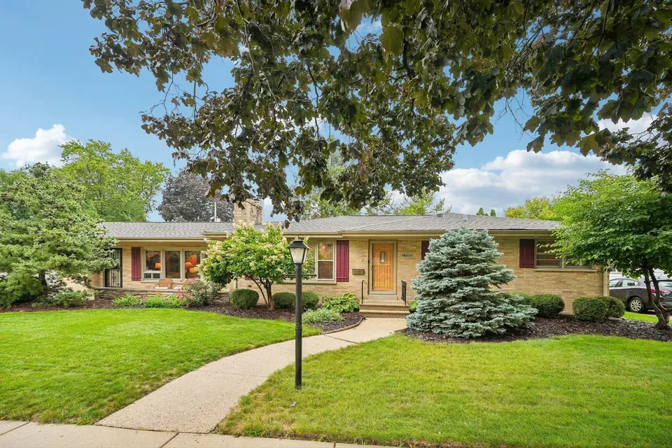 3 Bed 1 Bath Established Mid-Century Residence in Kenosha, WI - 1