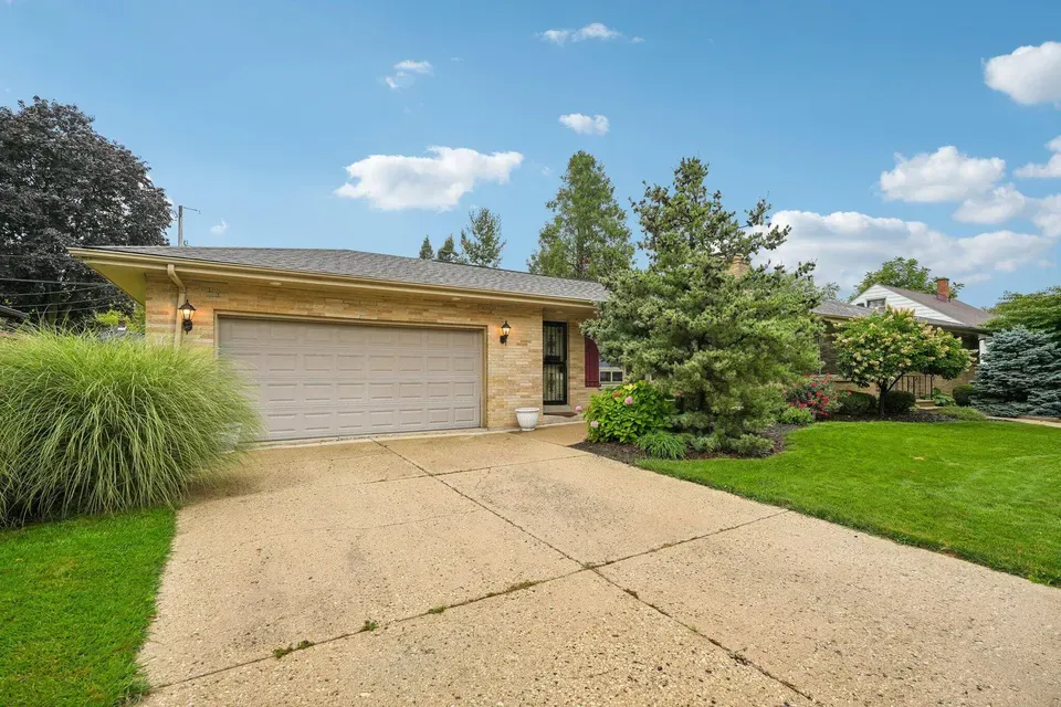 3 Bed 1 Bath Established Mid-Century Residence in Kenosha, WI - 2