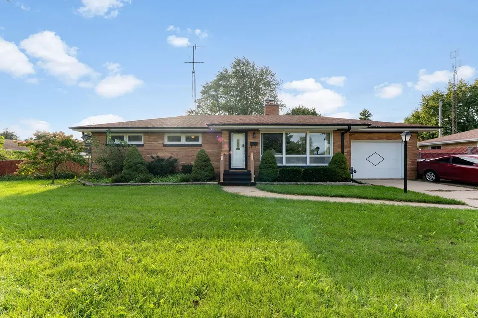 3 Bed 1 Bath Established Mid-Century Residence in Kenosha, WI - 2