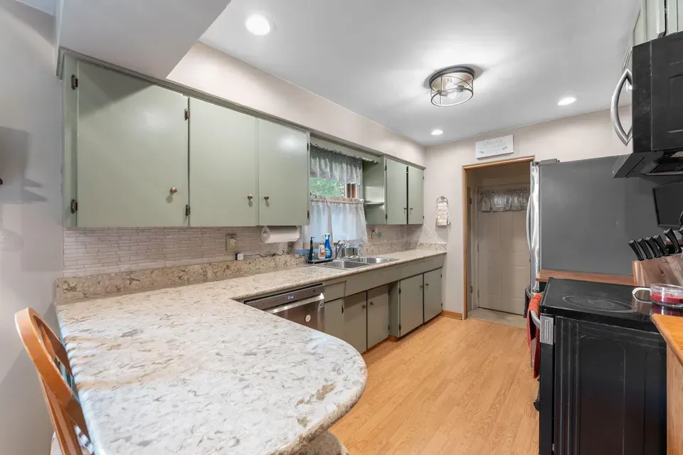 3 Bed 1 Bath Established Mid-Century Residence in Kenosha, WI - 5