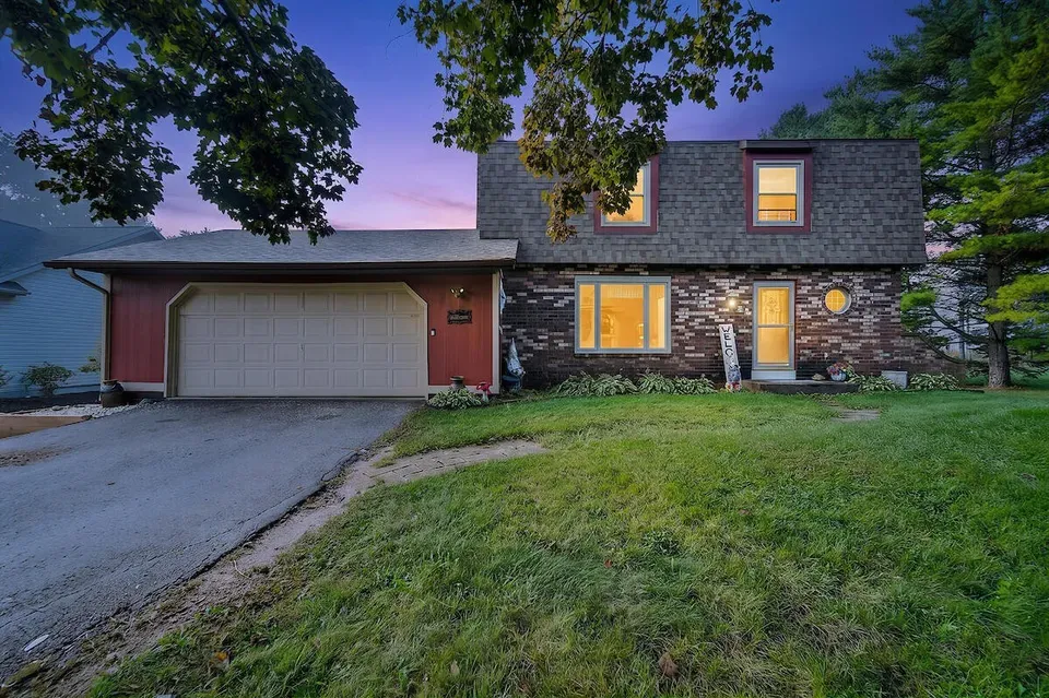 3 Bed 1 Bath Established Mid-Century Residence in Kenosha, WI
