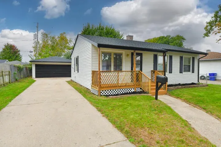 3 Bed 1 Bath Established Mid-Century Residence in Kenosha, WI - 1