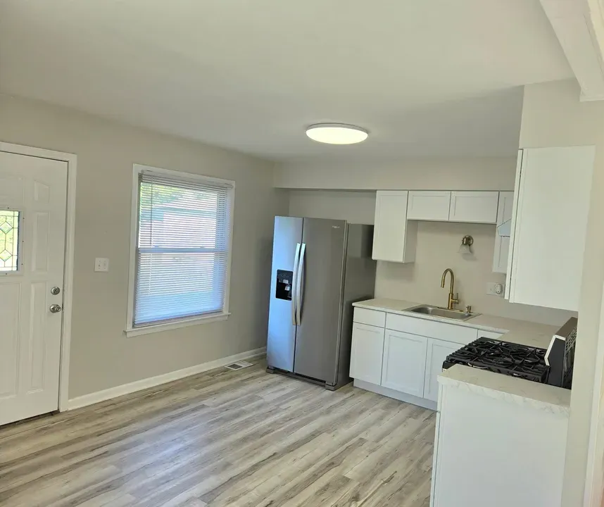 3 Bed 1 Bath Established Mid-Century Residence in Kenosha, WI - 5