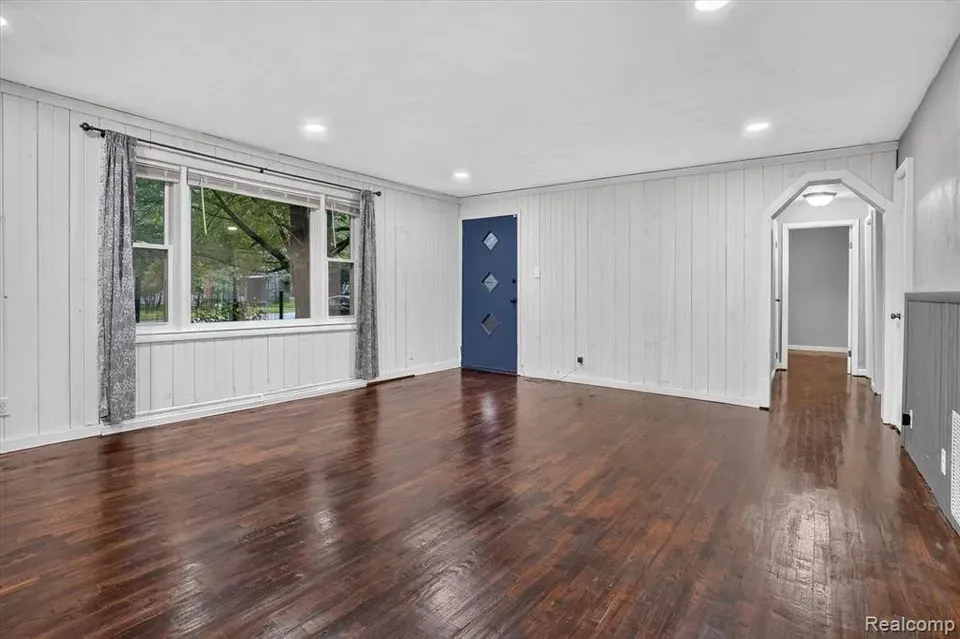 3 Bed 1 Bath Established Mid-Century Residence in Lansing, MI - 4