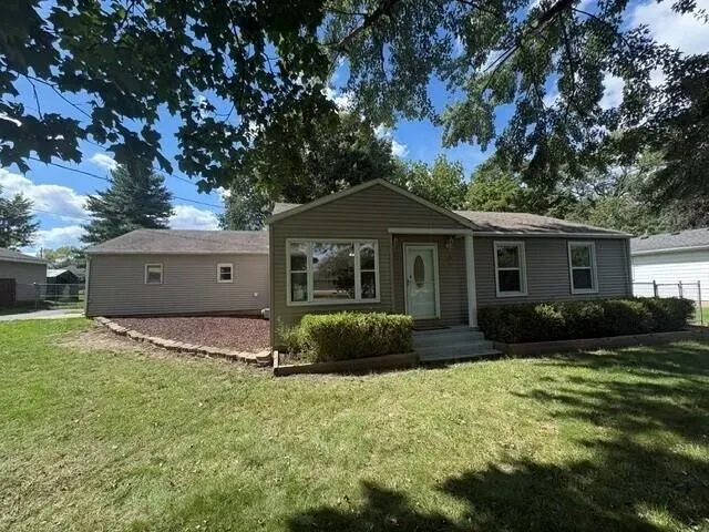 3 Bed 1 Bath Established Mid-Century Residence in Lansing, MI - 1