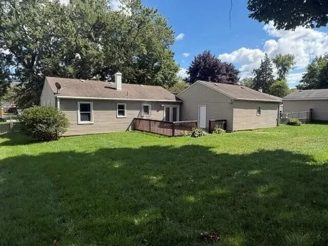 3 Bed 1 Bath Established Mid-Century Residence in Lansing, MI - 2