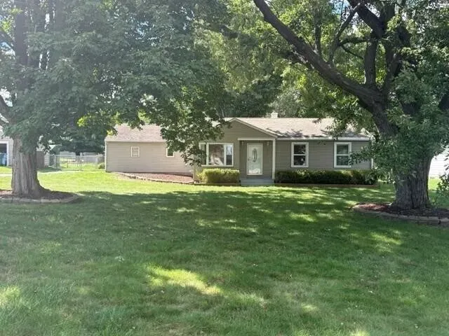 3 Bed 1 Bath Established Mid-Century Residence in Lansing, MI - 4