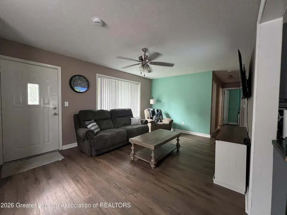 3 Bed 1 Bath Established Mid-Century Residence in Lansing, MI - 2