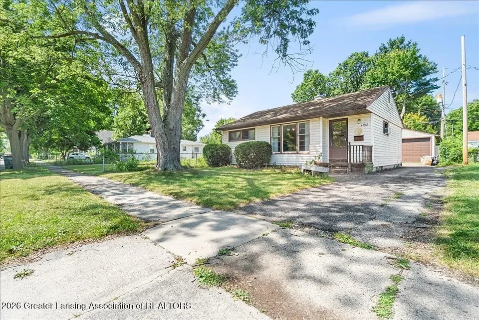 3 Bed 1 Bath Established Mid-Century Residence in Lansing, MI - 2