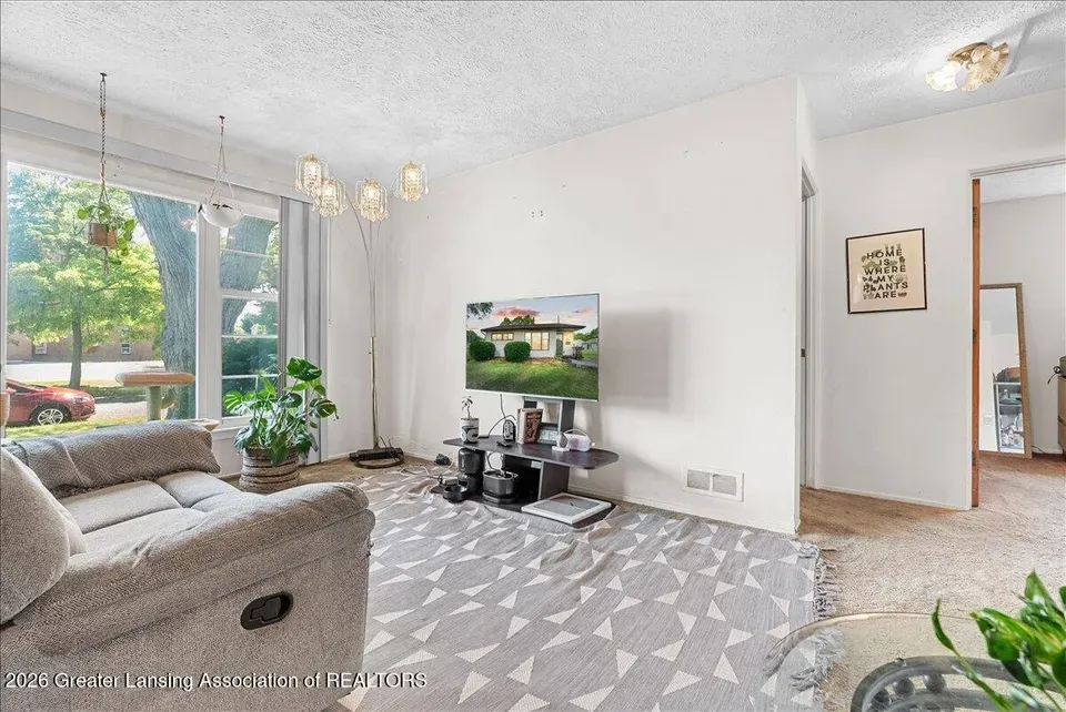 3 Bed 1 Bath Established Mid-Century Residence in Lansing, MI - 5