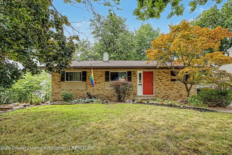 3 Bed 1 Bath Established Mid-Century Residence in Lansing, MI - 2