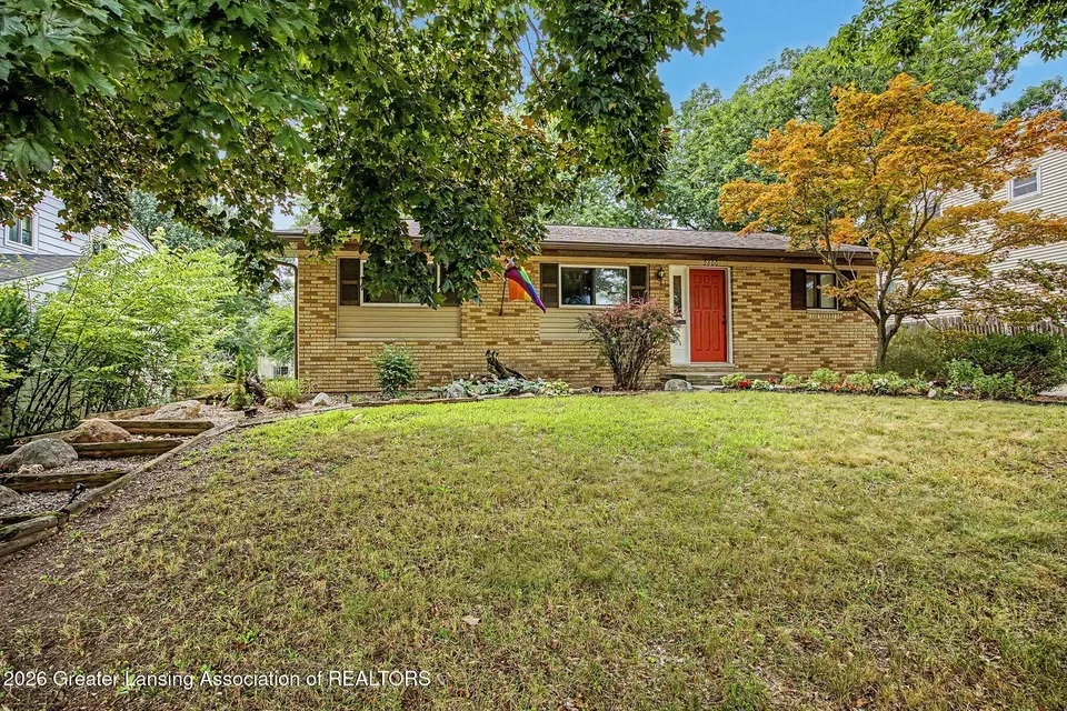 3 Bed 1 Bath Established Mid-Century Residence in Lansing, MI - 3